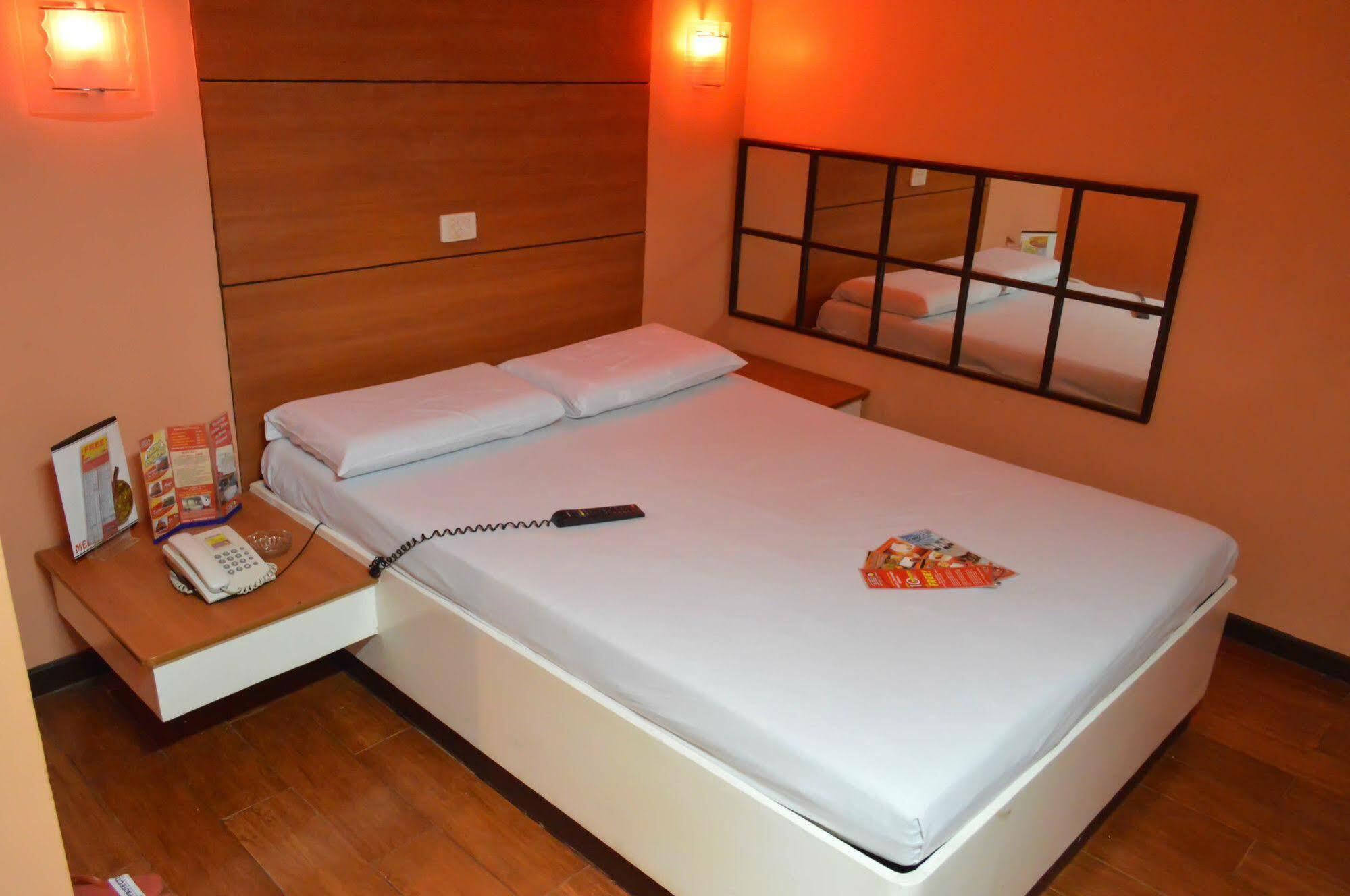 Hotel Sogo Avenida Manille Extérieur photo