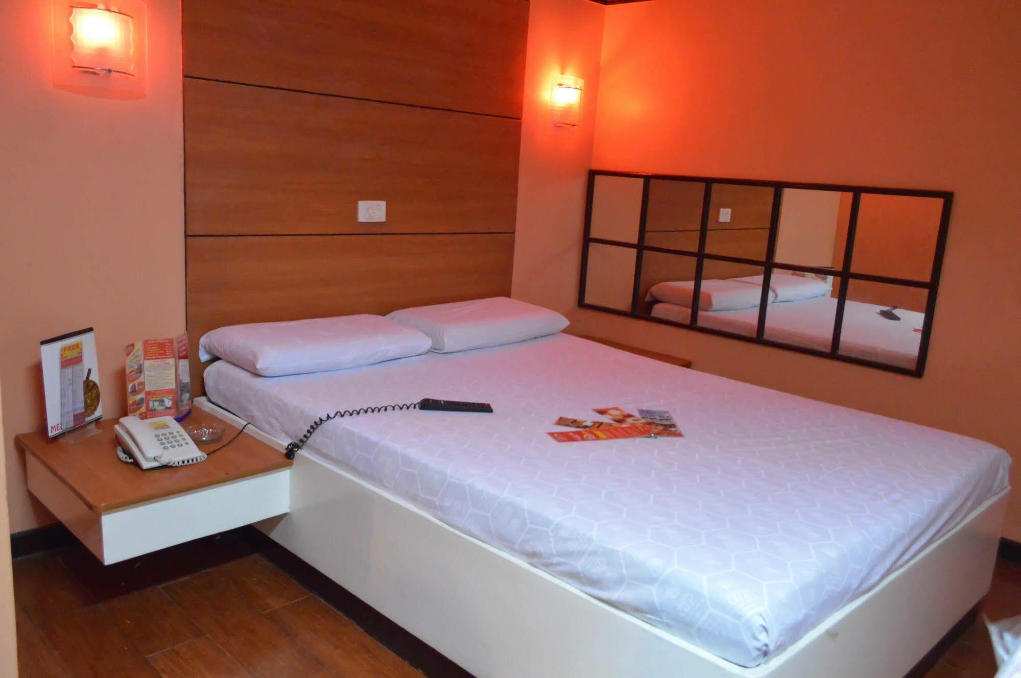 Hotel Sogo Avenida Manille Extérieur photo